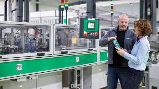 Písecké Schneider Electric loni klesly tržby i zisk. Letos čeká obrat tři miliardy