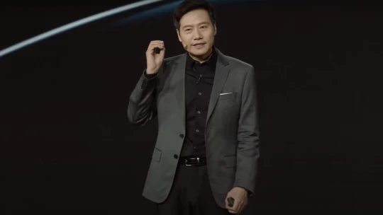 Úspěšný debut Xiaomi na trhu s&nbsp;elektromobily. Akcie firmy prudce posílily