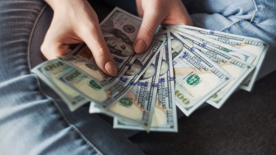Dolar posiluje. Těží z&nbsp;růstu výnosů amerických dluhopisů