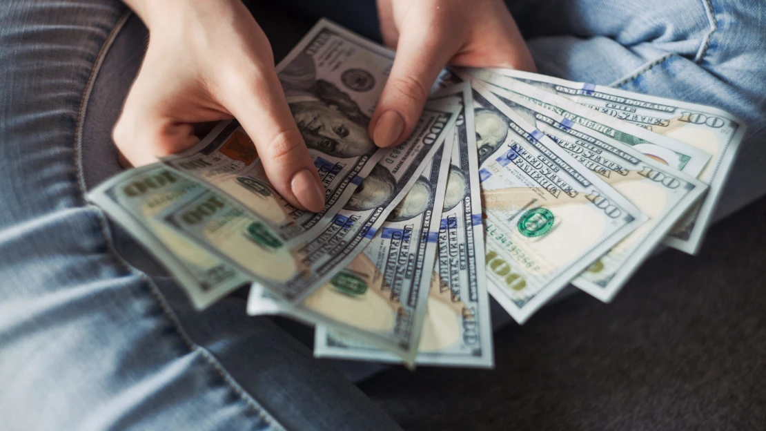 Dolar posiluje. Těží z&nbsp;růstu výnosů amerických dluhopisů