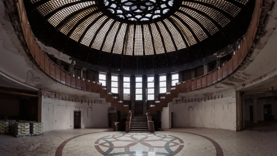 Kdysi nejkrásnější obchodní dům Československa vstává z mrtvých. Díky partě nadšenců