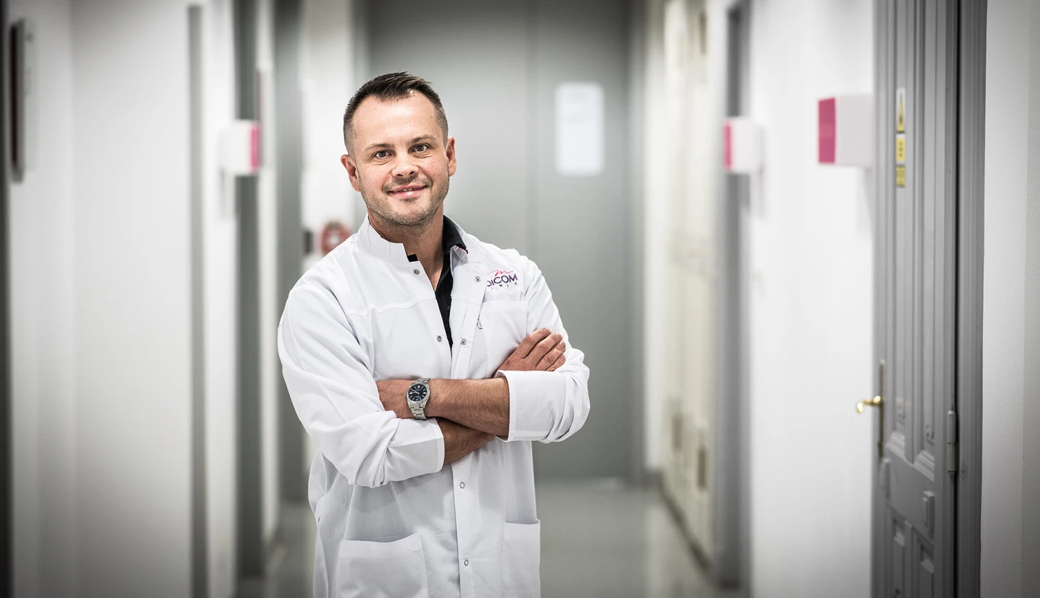 Plastiky už nejsou tabu, říká primář Medicom Clinic. Češi za ně utratí  miliardy