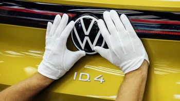 Ranní výběr: Souboj o&nbsp;budoucnost Volkswagenu a&nbsp;pokrok v&nbsp;hledání temné hmoty