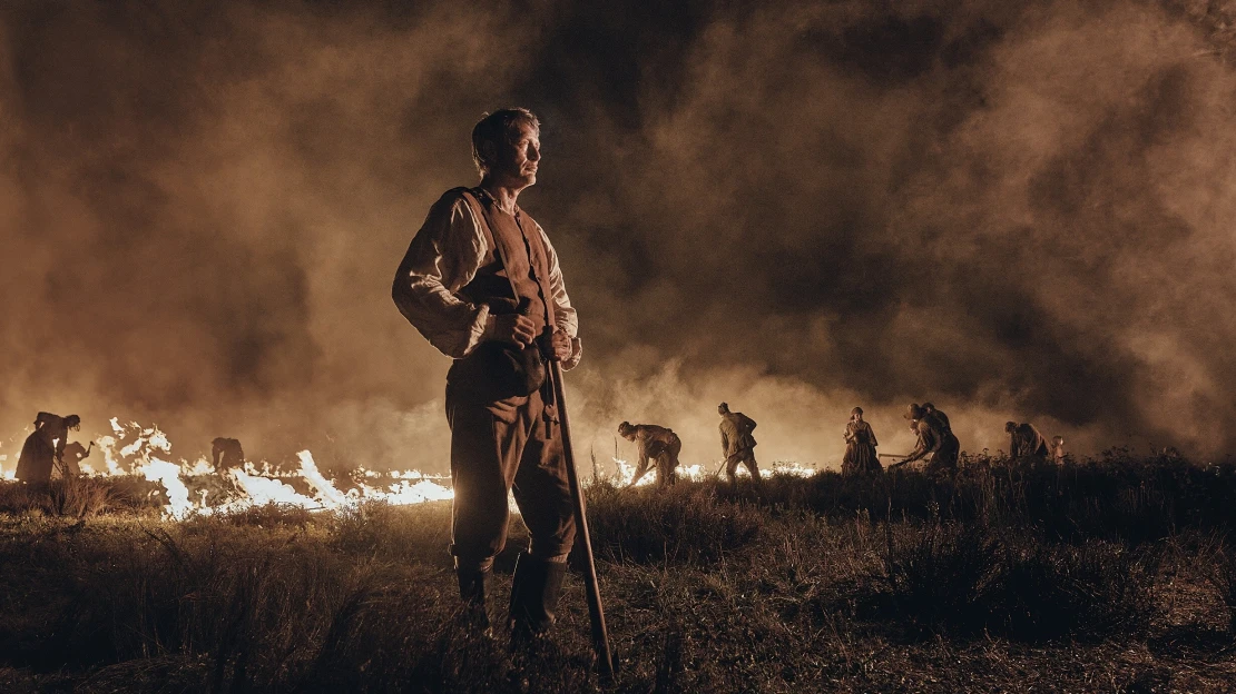 Mads Mikkelsen zúrodňuje vřesoviště. A&nbsp;z&nbsp;pěstování brambor je western