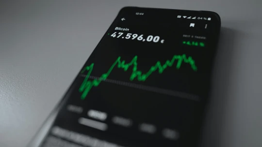 Americké akcie posílily. Přispěly k&nbsp;tomu výsledkové zprávy Mety a&nbsp;Amazonu