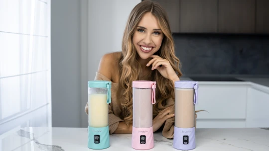 Smoothie snadno a&nbsp;rychle. BlendyGo 3 je nejvýkonnější bezdrátový mixér na trhu