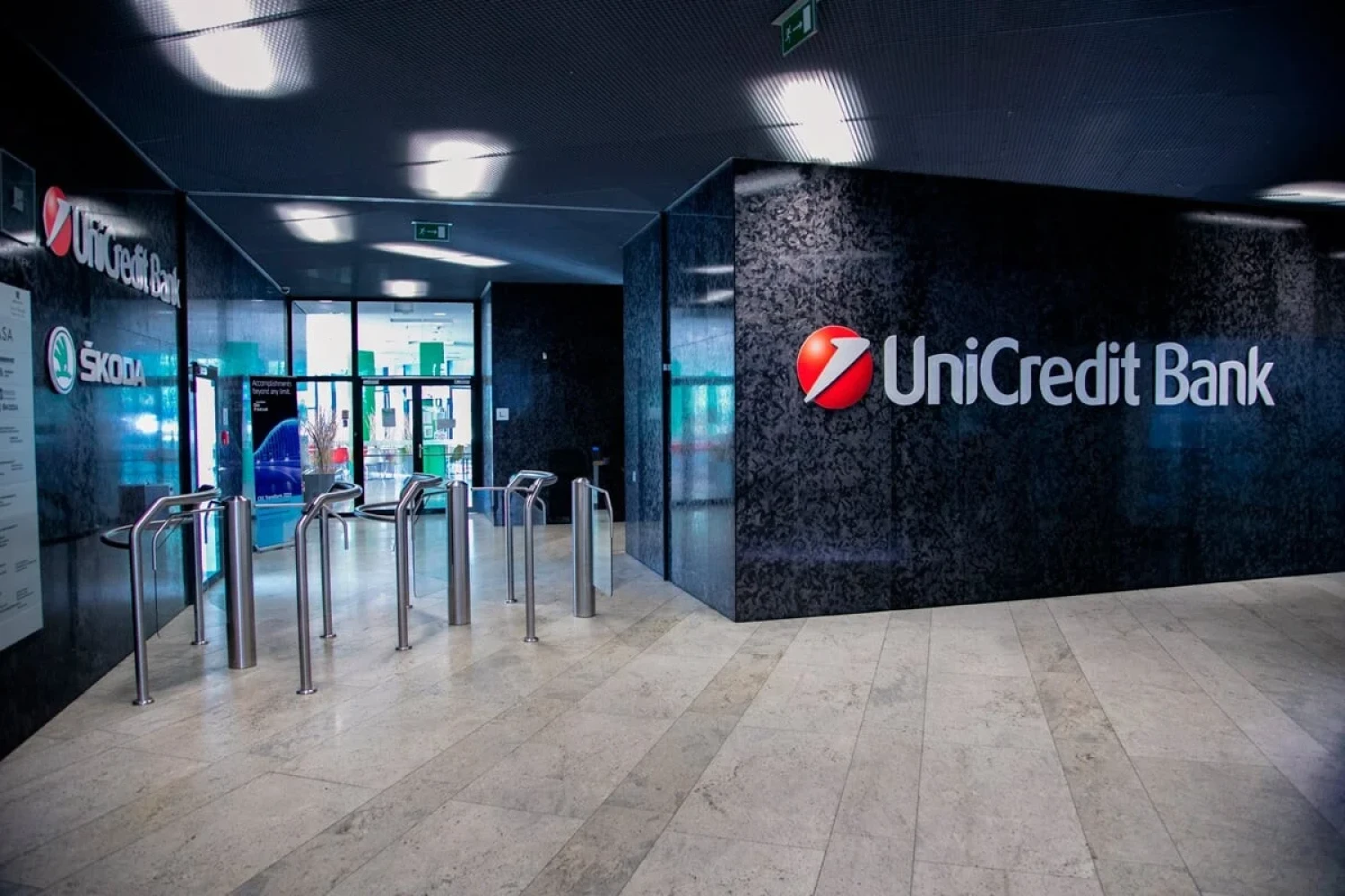 Nebezpečná fúze? Němečtí politici se obávají převzetí Commerzbank italskou UniCredit