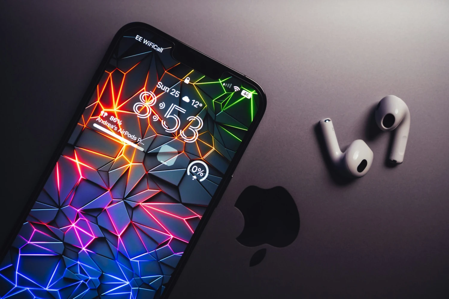 Umělá inteligence v iPhonu? Apple jedná o zabudování Gemini do svého zařízení