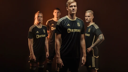 Spojení Adidas – Sparta táhne. Křetínského klub prodal už 100 tisíc dresů