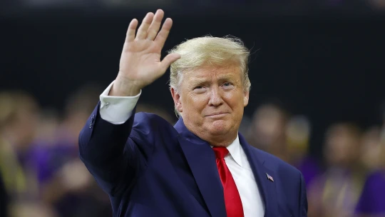 Ranní výběr: Vypne Trump americkou vládu ještě před nástupem do funkce?
