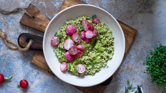 Svěží vítr v jarním jídelníčku: medvědí česnek, pohanka, řeřicha & pečené ředkvičky