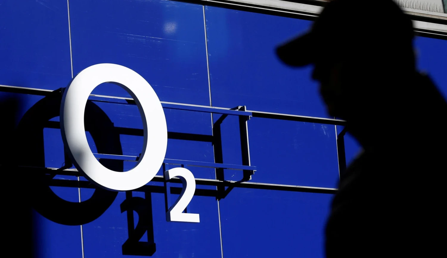 Operátorovi O2 loni klesl zisk. Na vině je inflace spojená s&nbsp;růstem provozních nákladů