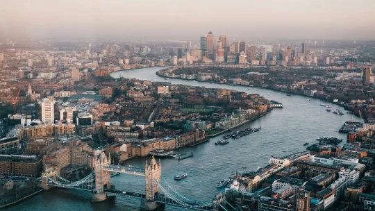 Británie jako spolehlivé místo pro podnikání. Londýnu se daří mít nejvíce zahraničních investic