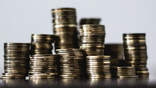 Zahraniční dluh Česka v prvním čtvrtletí stoupl o 230 miliard. Dosáhl hodnoty 4,9 bilionu