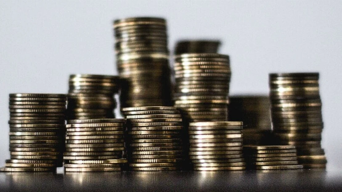 Zahraniční dluh Česka v prvním čtvrtletí stoupl o 230 miliard. Dosáhl hodnoty 4,9 bilionu