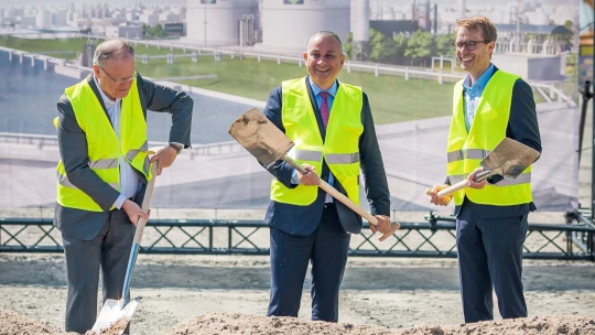 Krok k&nbsp;soběstačnosti. Nový LNG terminál pokryje čtvrtinu roční spotřeby Česka