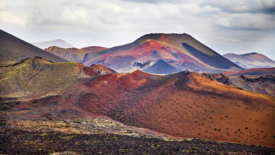 Přízračná krajina jako z Marsu. Ohňový ostrov Lanzarote ale láká i na víno