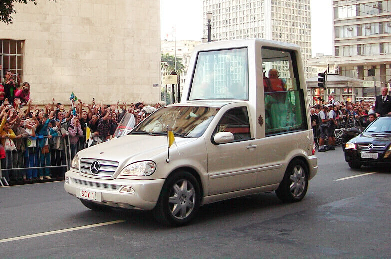 Papamobil Mercedes ML 430