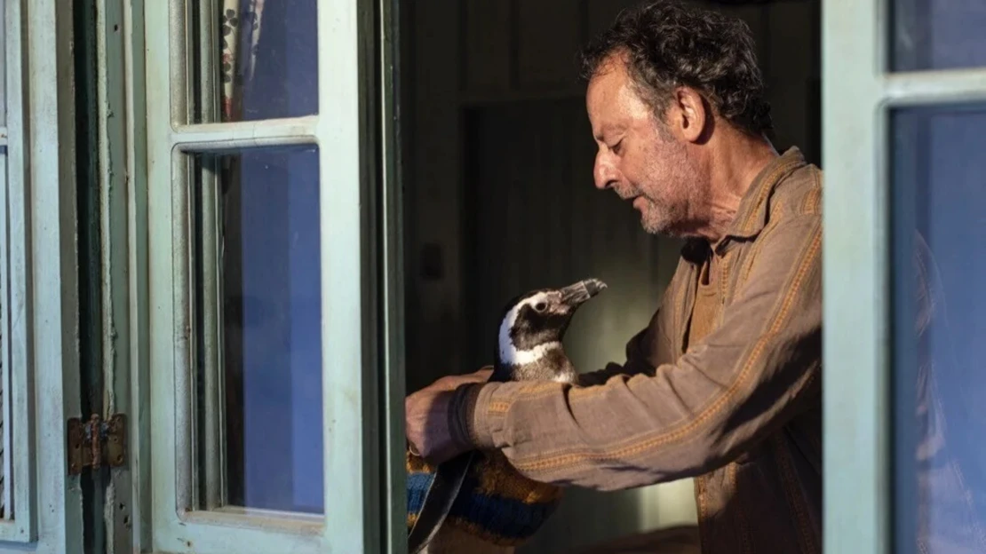 Rodinný film do apokalyptických časů. Tučňák v&nbsp;něm oslňuje stejně jako Jean Reno