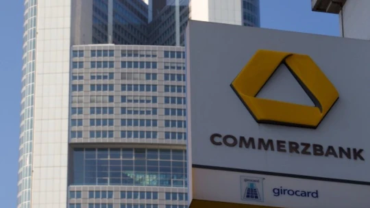 Commerzbank plánuje zrušení tisíce pracovních míst. Snaží se odrazit zájem UniCredit o&nbsp;převzetí