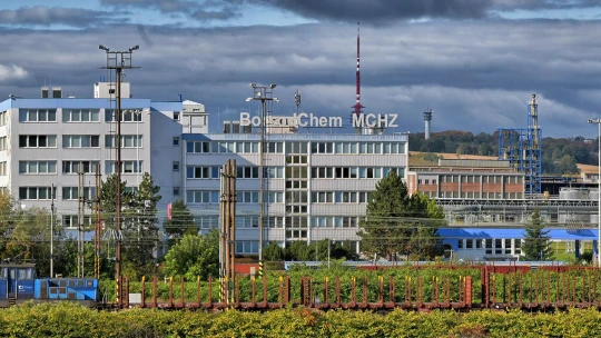Ostravská chemička BorsodChem MCHZ se dostala do ztráty. Viní negativní nálady na trzích
