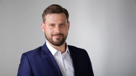 Pět miliard ve fakturách. Firmy podnikatele z&nbsp;30 pod 30 si všímá Evropa