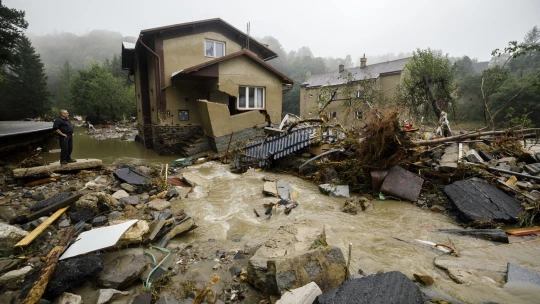 Kvůli povodním zůstává bez proudu přes 42 tisíc lidí. Jejich počty ale klesají