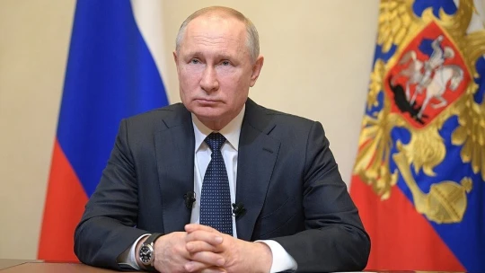 Další insider tip? Anonym vsadil na Polymarketu 400 tisíc dolarů na pád Putina