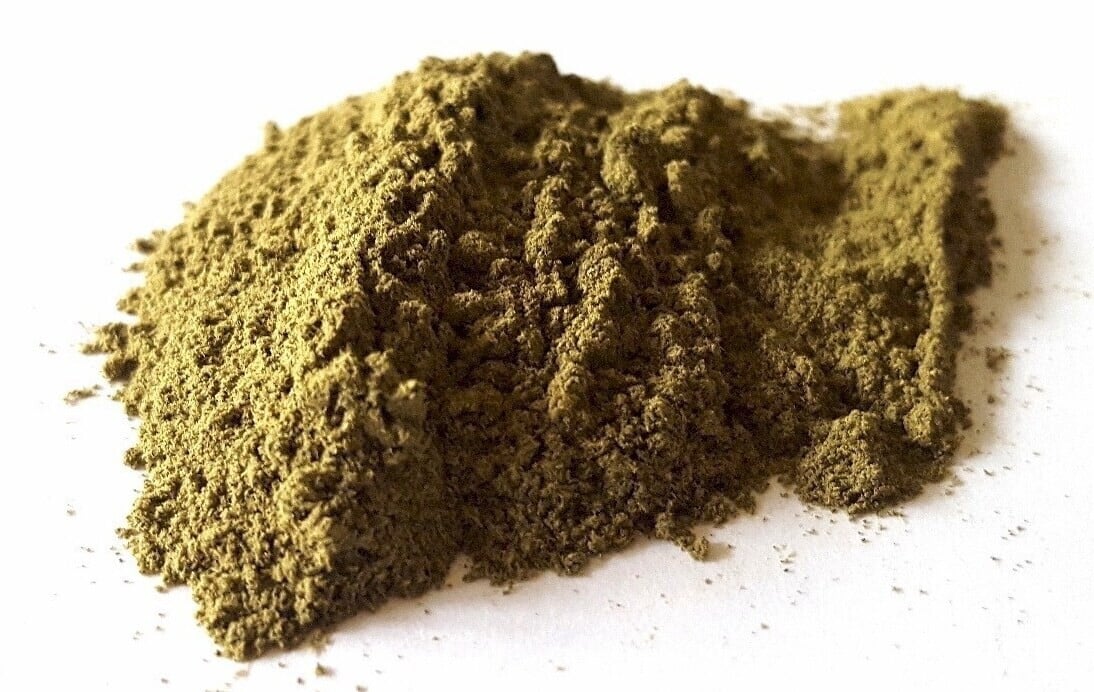 Spotřební daň u kratomu by mohla přinést miliardy. Peníze by se daly použít k prevenci