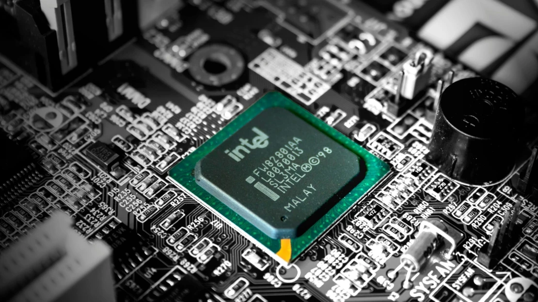 První větší krok pod vedením nového CEO. Intel prodává většinu Altery za čtyři a&nbsp;půl miliardy dolarů