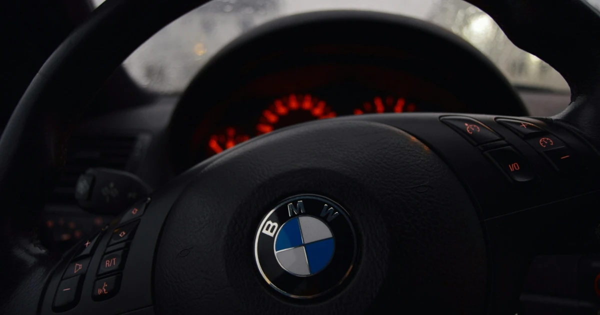 Americká cla a slabý prodej v Číně. Čtvrtletní zisk BMW se o třetinu propadl