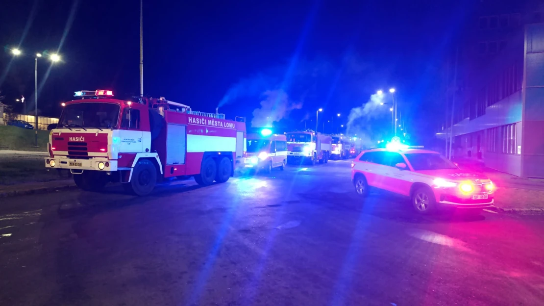 Noční požár v&nbsp;litvínovské chemičce Orlen Unipetrol. Škody dosáhly dvaceti milionů