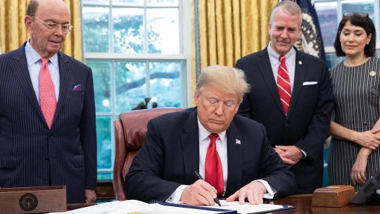 Guatemala buduje dobré vztahy s&nbsp;USA. Země je ochotná přijmout migranty, které Trump deportuje