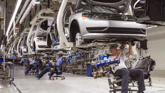 Ranní výběr: V Německu dělá v automotive nejméně lidí za deset let