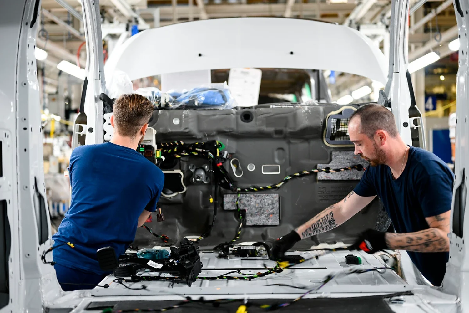 Automobilce Stellantis klesly tržby. Firma kvůli clům stáhla celoroční výhled
