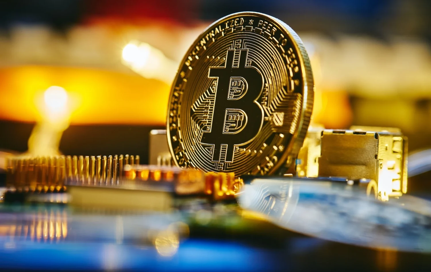 Bitcoin neuvadá, ale překonává milníky. Za poslední den posílil o&nbsp;sedm procent na 118 tisíc dolarů
