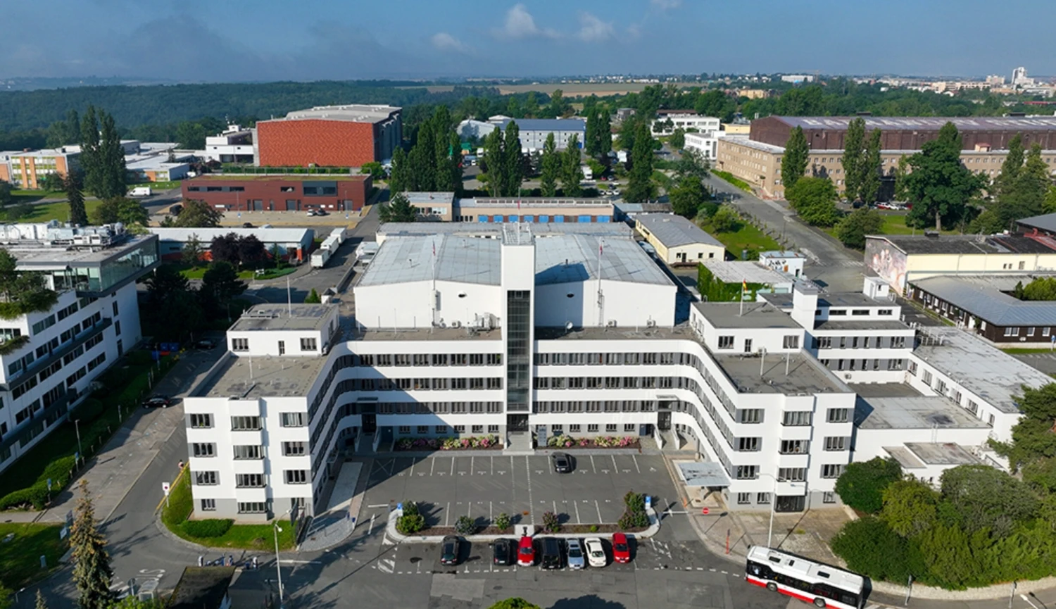 Devadesát milionů na uzdravení TV Barrandov. Vlastník televize vydal další dluhopisy