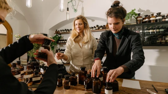 Vůně na míru. Jak se v Perfumed Prague mění parfémy v umělecká díla