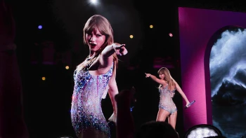 Ranní výběr: Když Taylor Swift vydá album, roste počet dopravních nehod, zjistili na Harvardu
