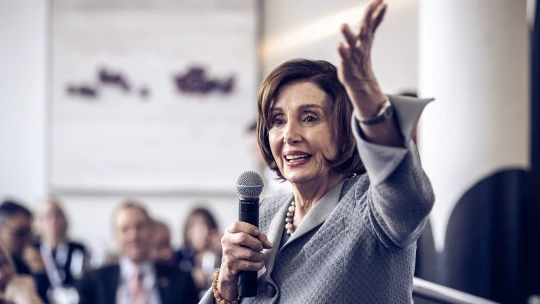 Královna akcií znovu nakupovala. Co Nancy Pelosi přidala do svého portfolia?