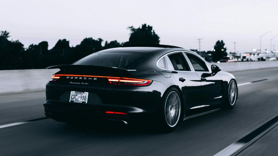 Další odliv průmyslu z Německa? V Audi a Porsche zvažují výrobu v USA