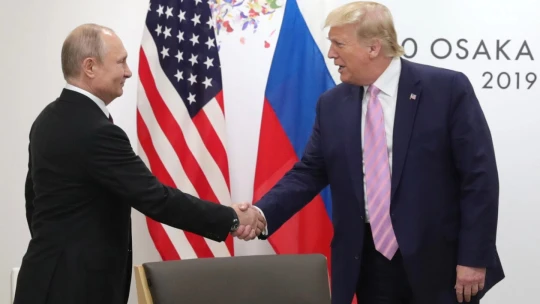 Moskva se svých cílů na Ukrajině nevzdá, řekl Putin v&nbsp;telefonátu Trumpovi