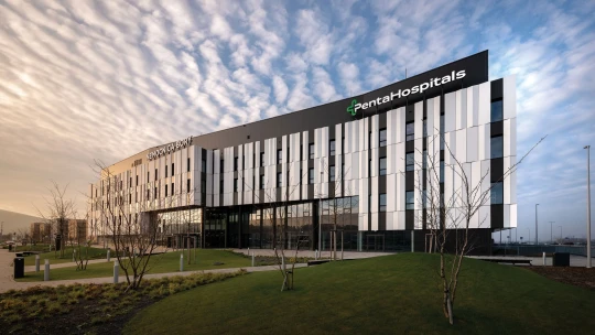 Penta Hospitals roste dál. Po&nbsp;Klinice Dr. Pírka přebírá i&nbsp;lékárnu