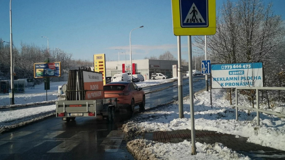 Slovák zamořil Česko nelegálními billboardy. Teď míří k&nbsp;soudu