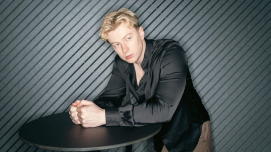 Stačil jeden Banger. Adam Mišík je zpět a&nbsp;chystá se vyprodat Forum Karlín