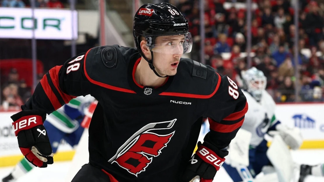 Česká přestupová senzace. Hokejista Martin Nečas míří v&nbsp;NHL do Colorada