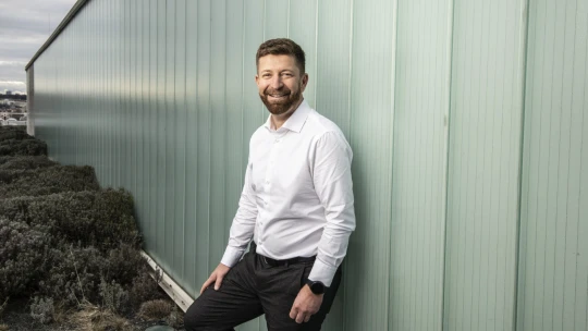 Lidé užívají AI více, než tvrdí. Až budou povýšeni, přijde revoluce, říká šéf Actum