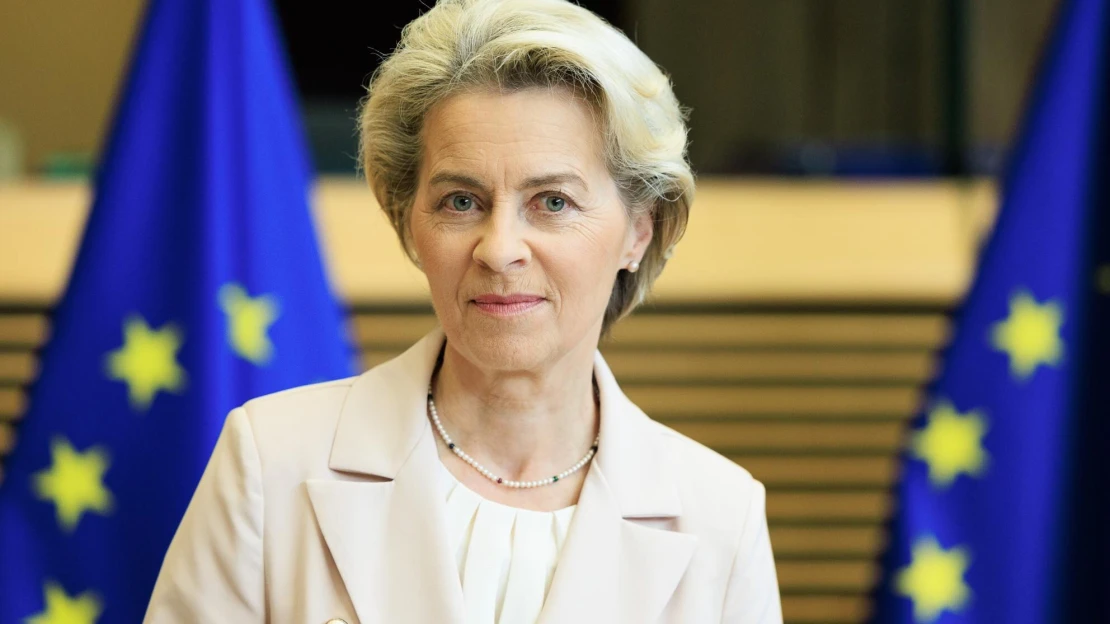 Von der Leyen čelí kritice kvůli kauze Pfizergate. Europoslanci budou hlasovat o&nbsp;vyslovení nedůvěry