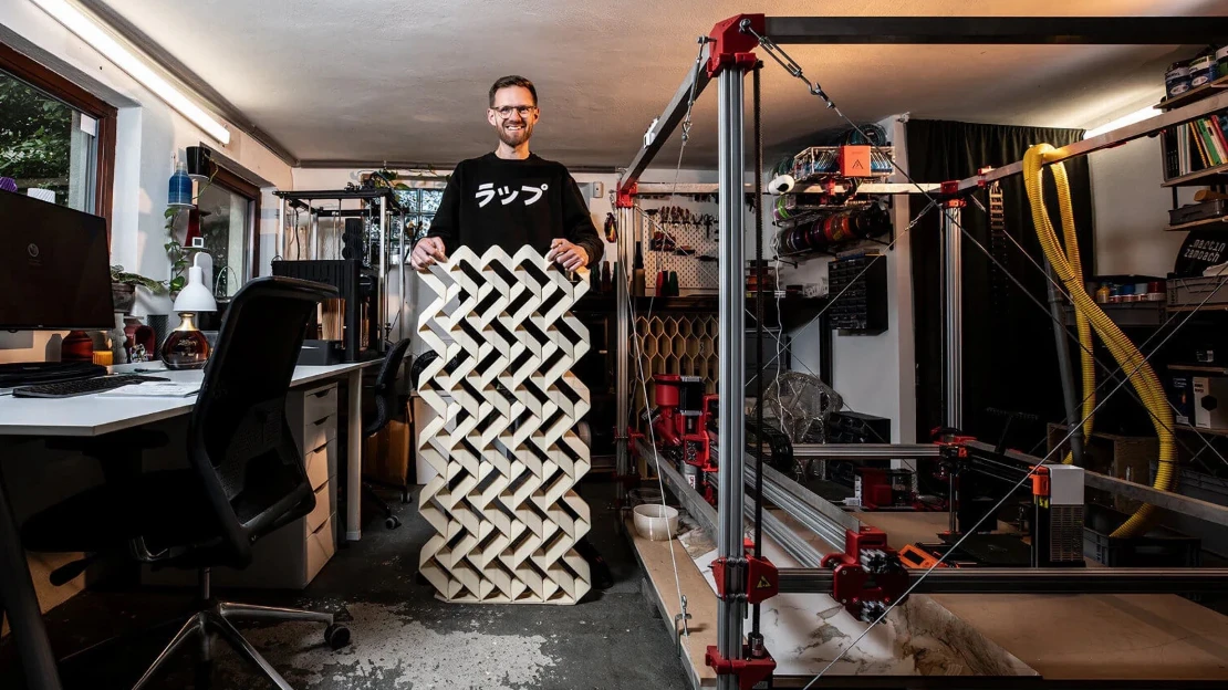Vázy, giny i&nbsp;stolky. Jak designér Žampach posouvá obor pomocí 3D tisku