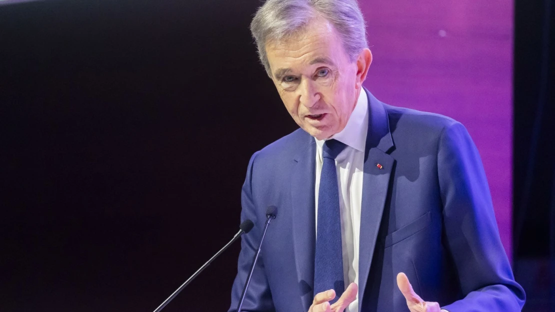 Miliardář Arnault rozšiřuje mediální impérium. Reportéři bez hranic upozorňují na rizika